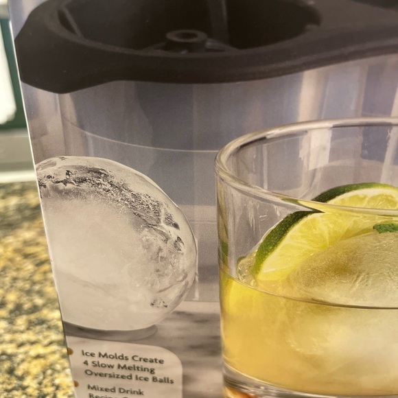 GODINGER FINE CRYSTAL CHATEAU WHISKEY CHILLER SET‎ 4 glasses 4 ice mold cavities - Picture 2 of 8